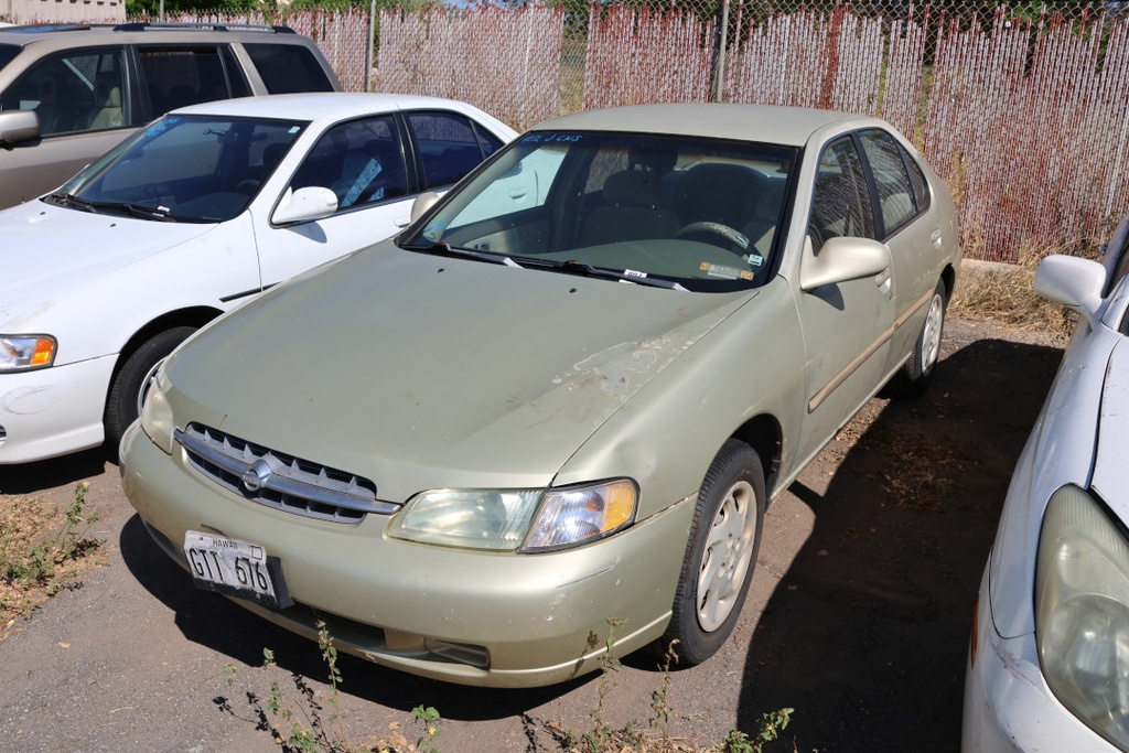 NISS Altima 1998 GTT676