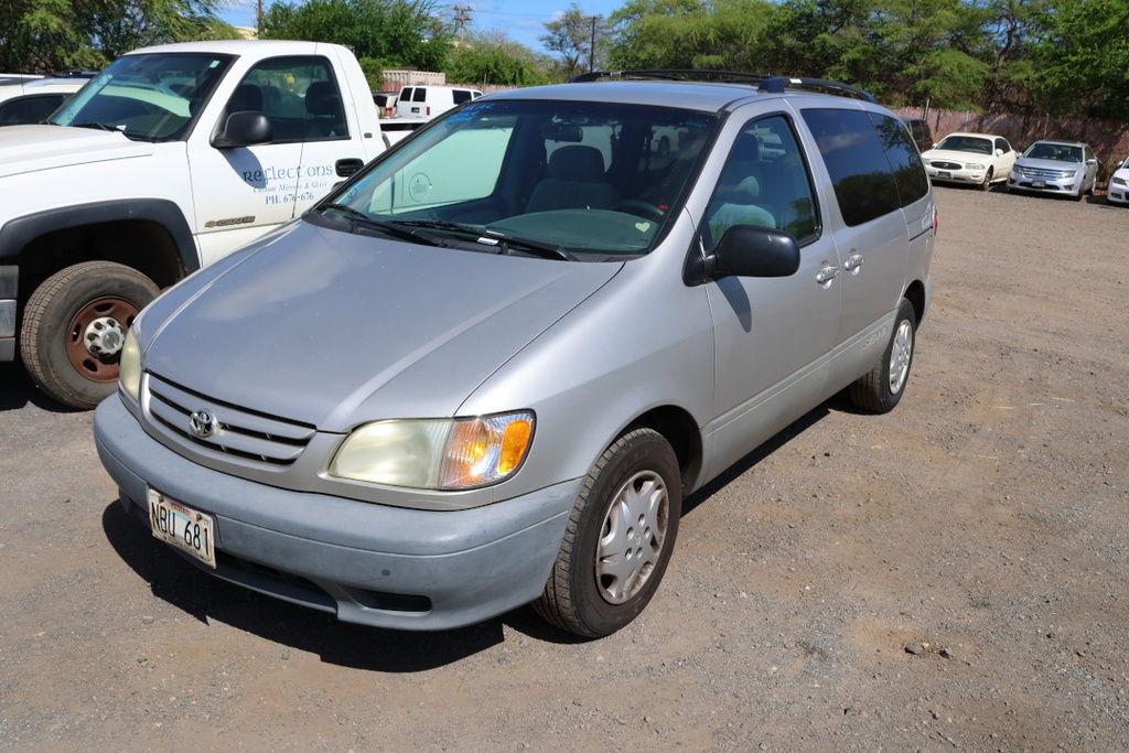 TOYT Sienna 2003 NBU681