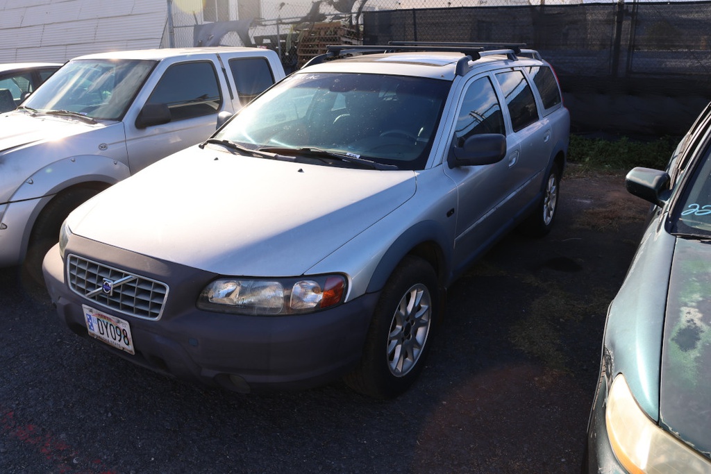 VOLV XC70 2004 DY098