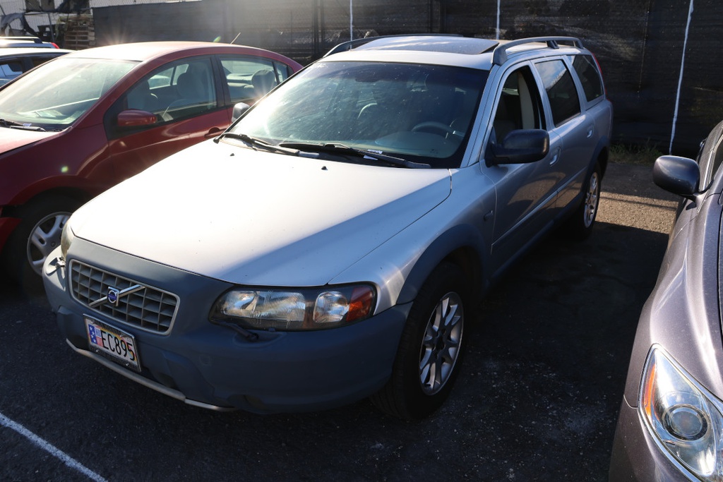VOLV XC70 2004 EC895