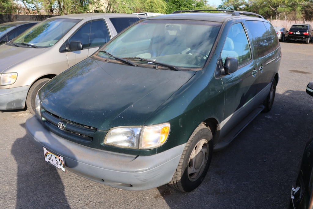 TOYT Sienna 2000 WSU840