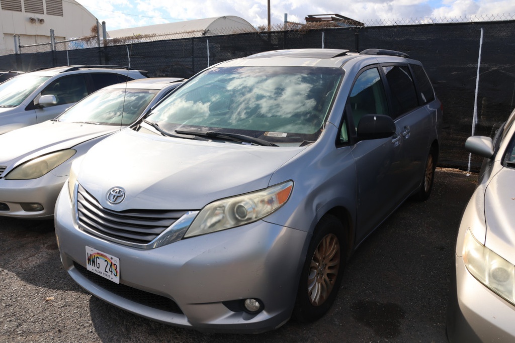 TOYT Sienna 2011 WWG243