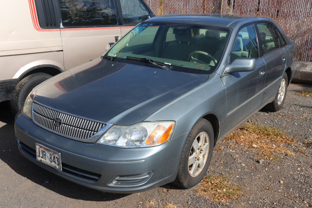 TOYT Avalon 2001 JJR843