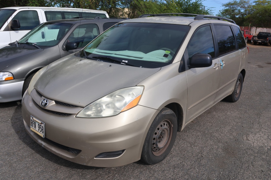 TOYT Sienna 2009 RFN958