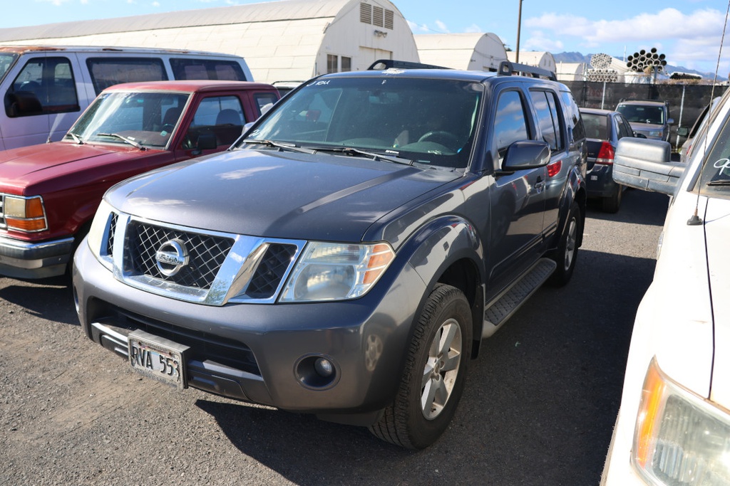 NISS Pathfinder 2012 RVA553