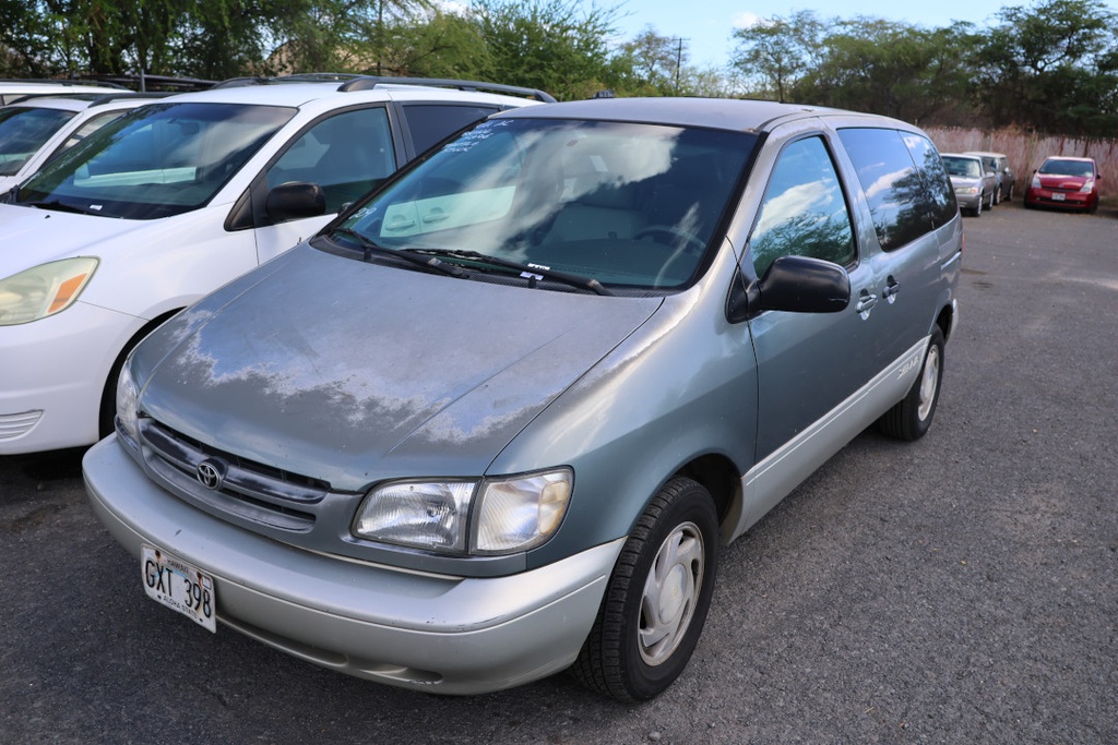 TOYT Sienna 1999 GXT398