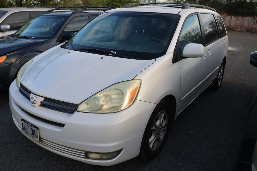 TOYT Sienna 2004 NGB088