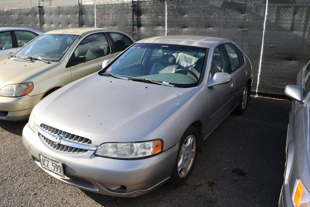 NISS Altima 2000 JCZ599