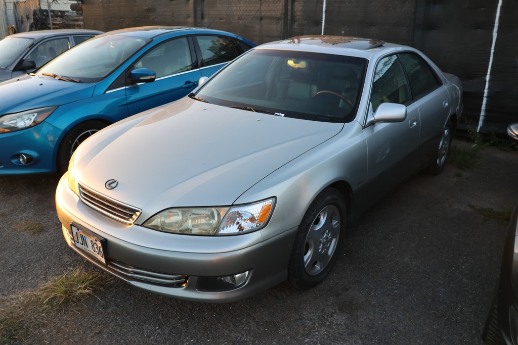 LEXS ES300 2000 JJN836