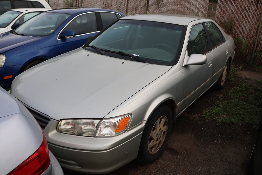 TOYT Camry 2000 JFV641
