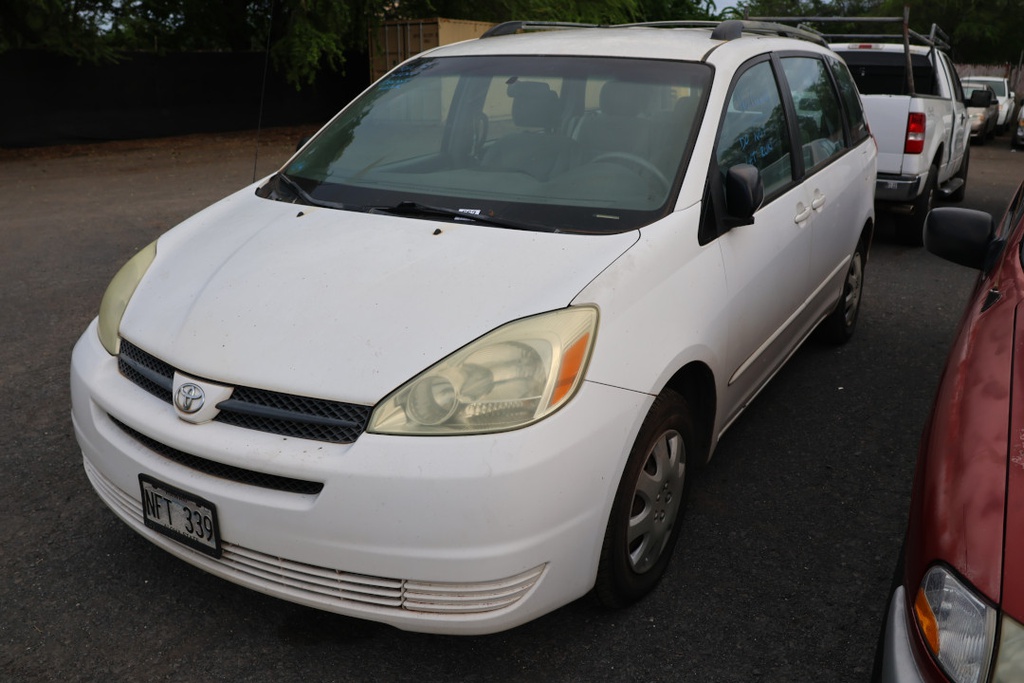 TOYT Siena 2004 NFT339