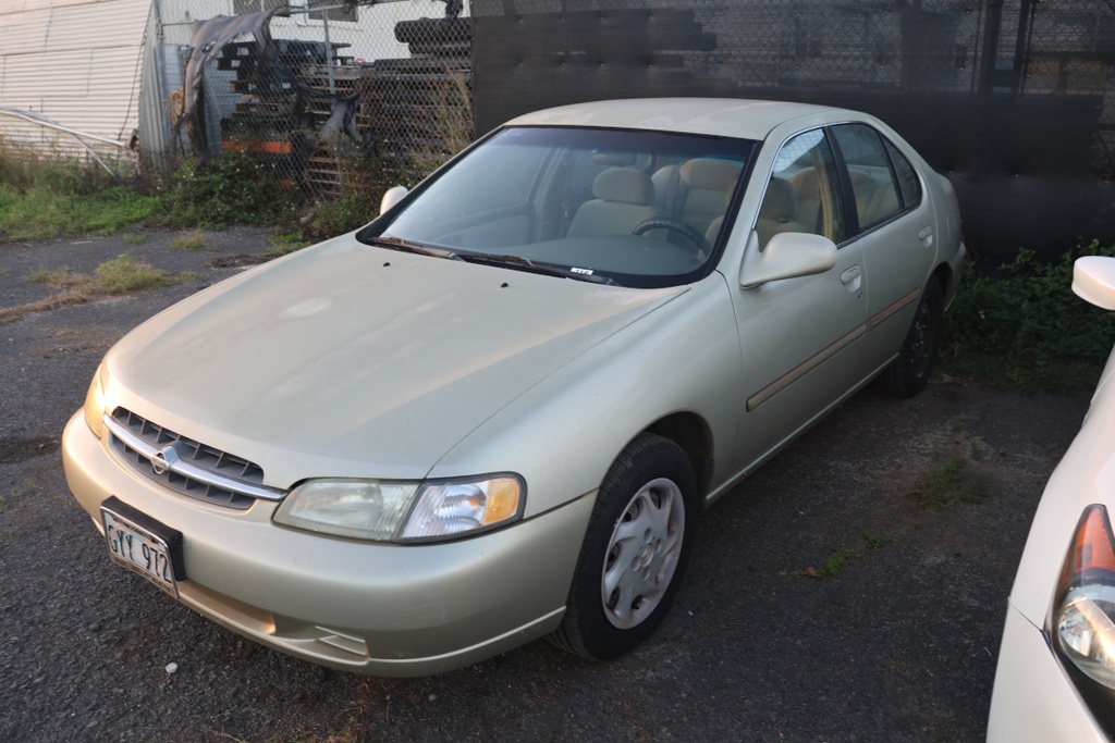 NISS Altima 1999 GYY972