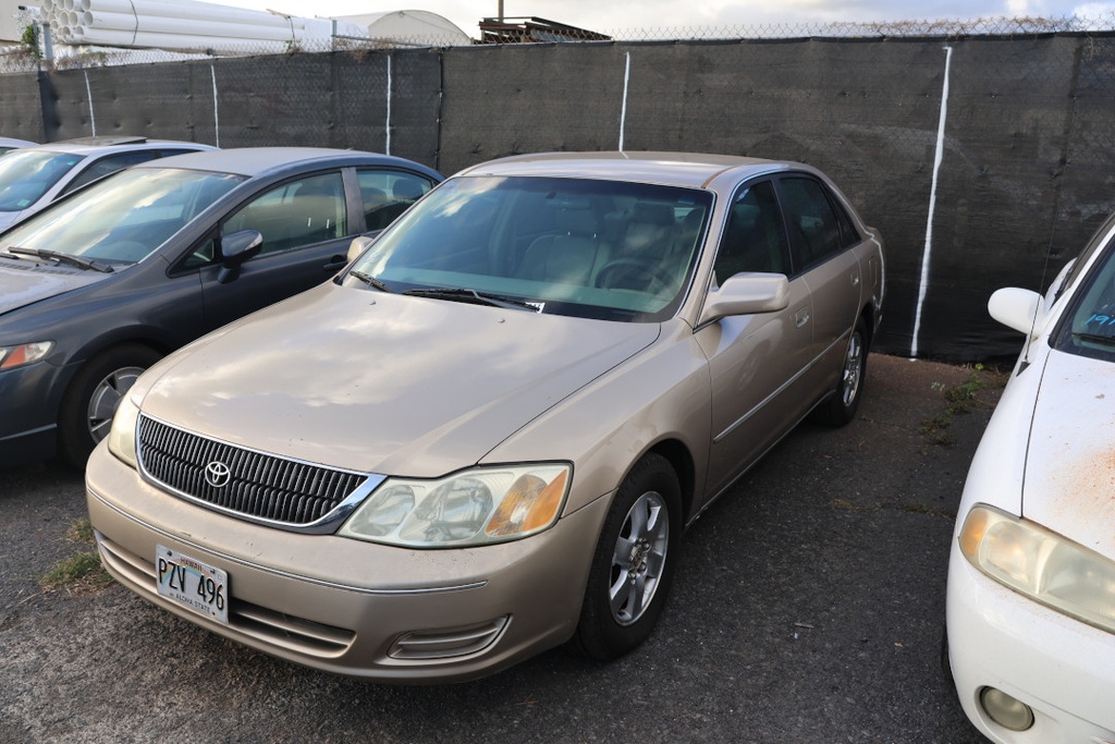 TOYT Avalon 2001 PZV496