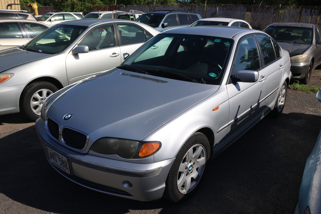 BMW 325i 2002 JVU582