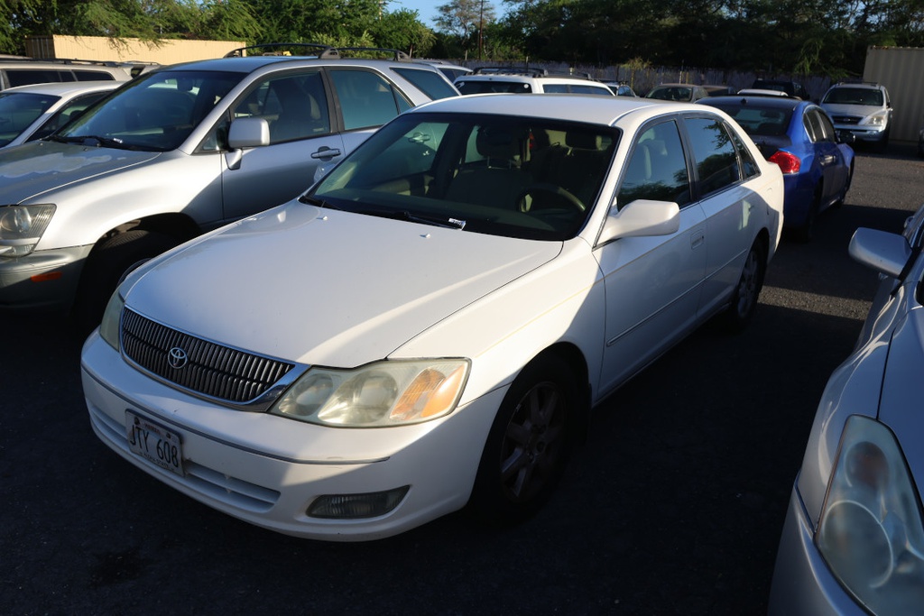 TOYT Avalon 2002 JTY608