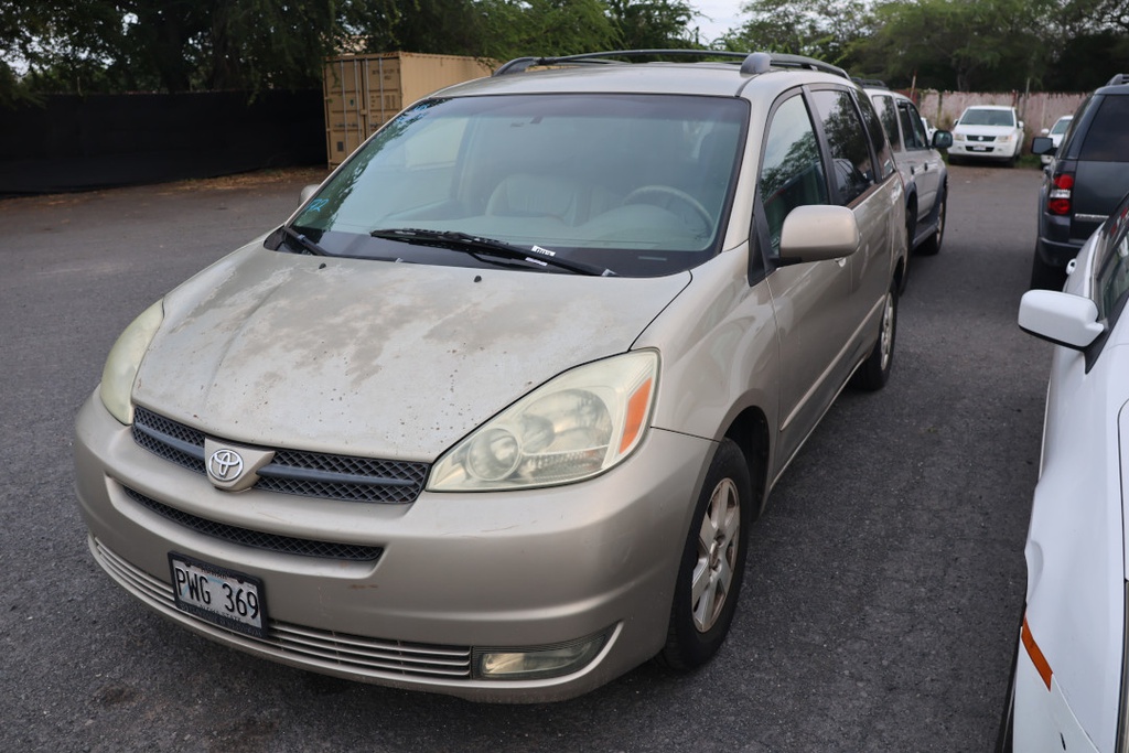 TOYT Sienna 2004 PWG369