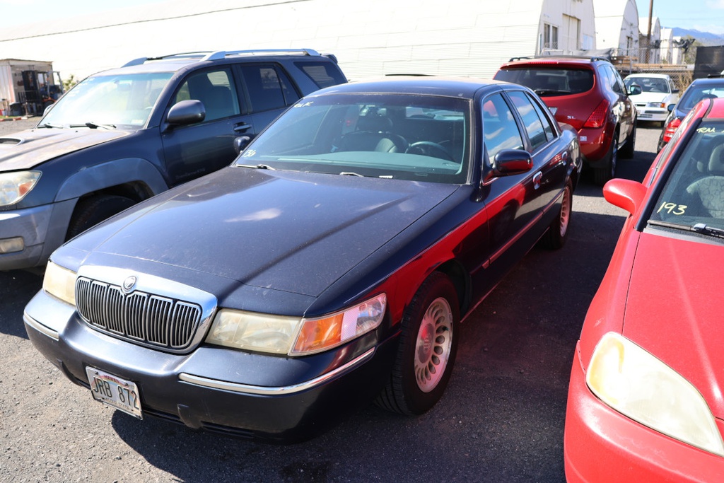 MERC Grand Marquis 2001 JRB872