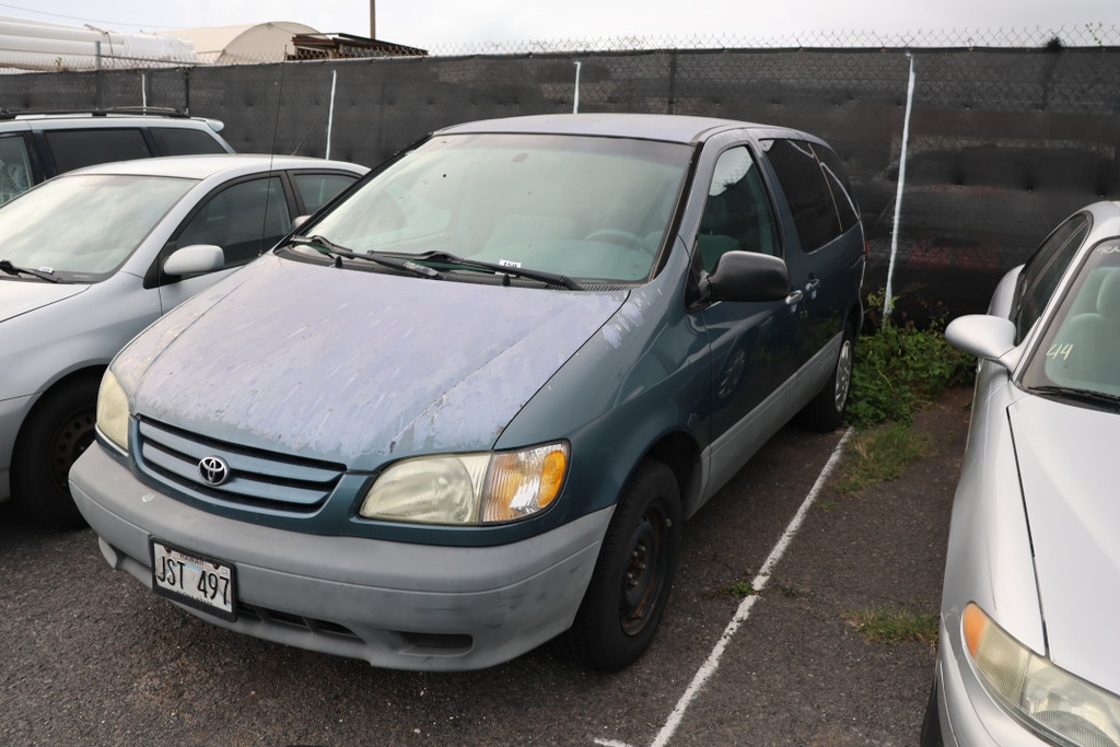 TOYT Sienna 2001 JST497