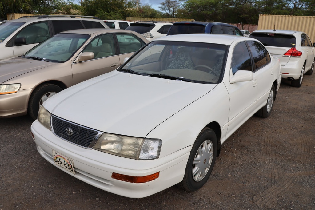 TOYT Avalon 1996 GGN630