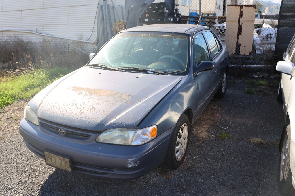 TOYT Corolla 2000 PVJ235