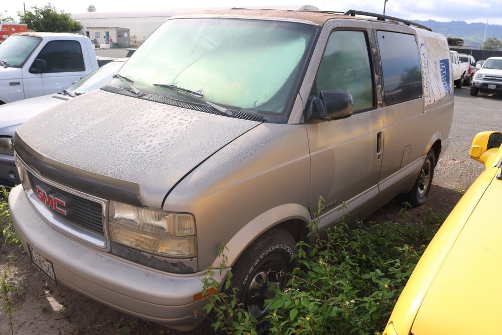 GMC Safari 1999 GXW542-66
