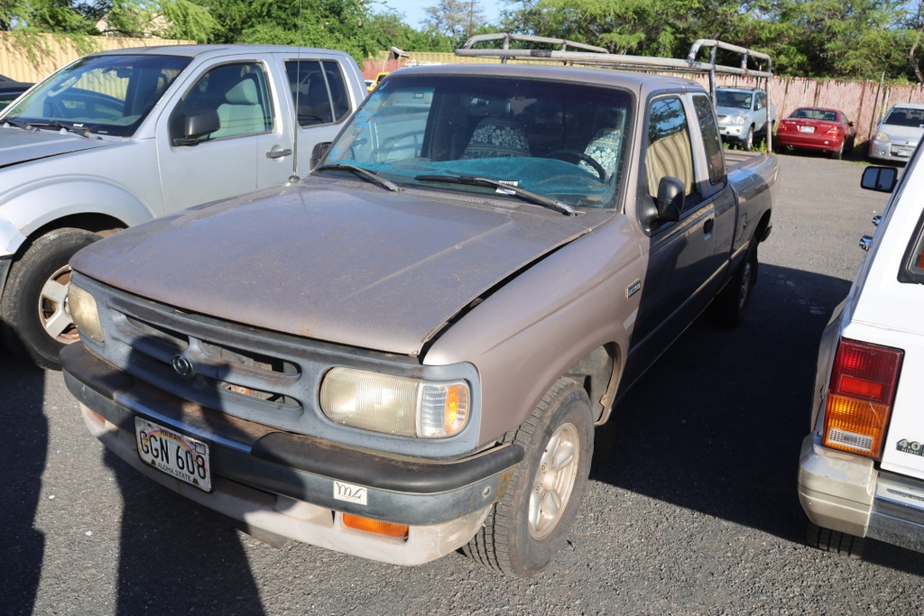 MAZD B2300 1996 GGN608