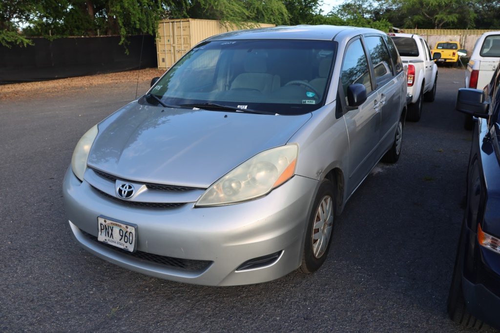TOYT Sienna CE 2007 PNX960