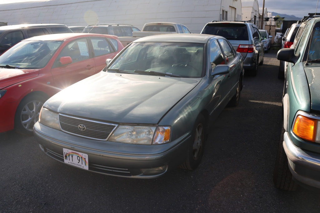 TOYT Avalon 1998 WYY911