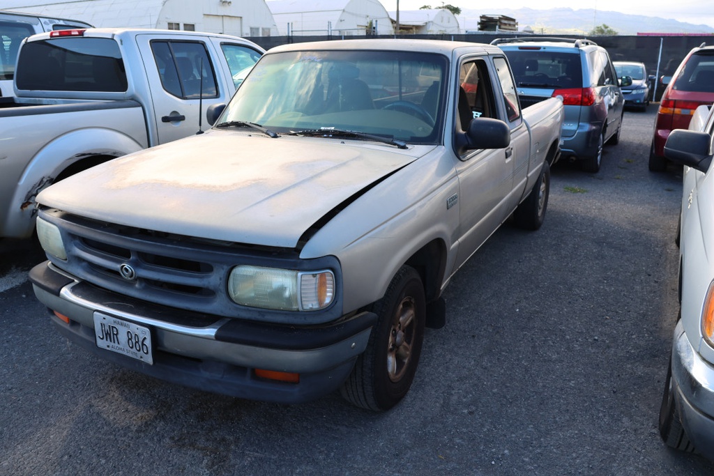 MAZD B3000 SE 1996 JWR886