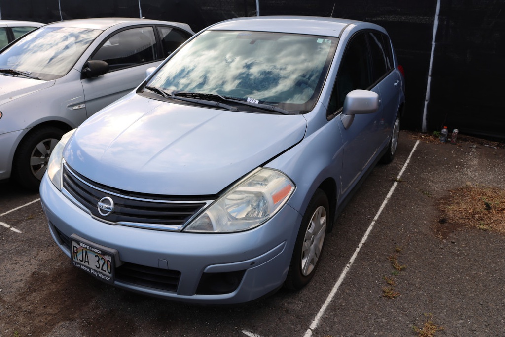 NISS Versa 2011 RJA320