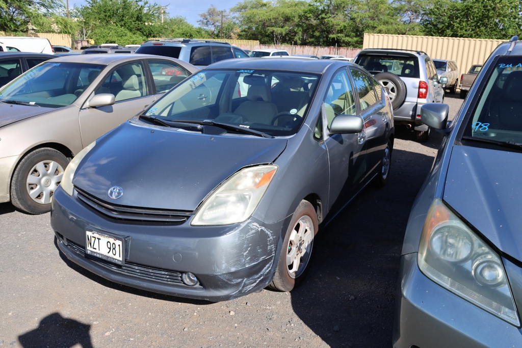 TOYT Prius 2005 NZT981