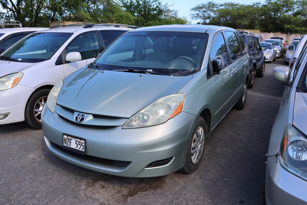 TOYT Sienna 2006 NZF555