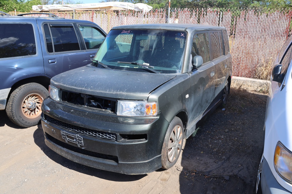 TOYT Scion xB 2005 WGC071