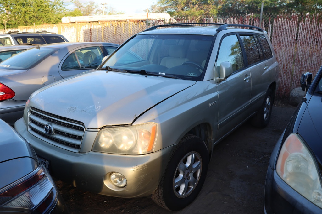 TOYT Highlander 2003 NDU939