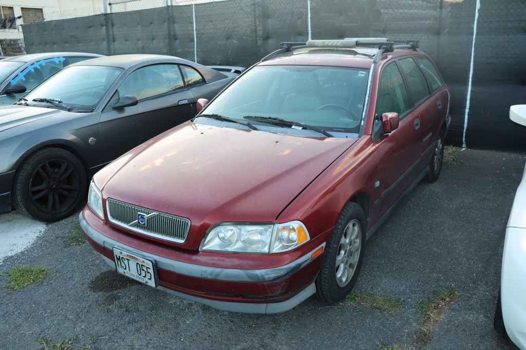 VOLV V40 2000 MST055