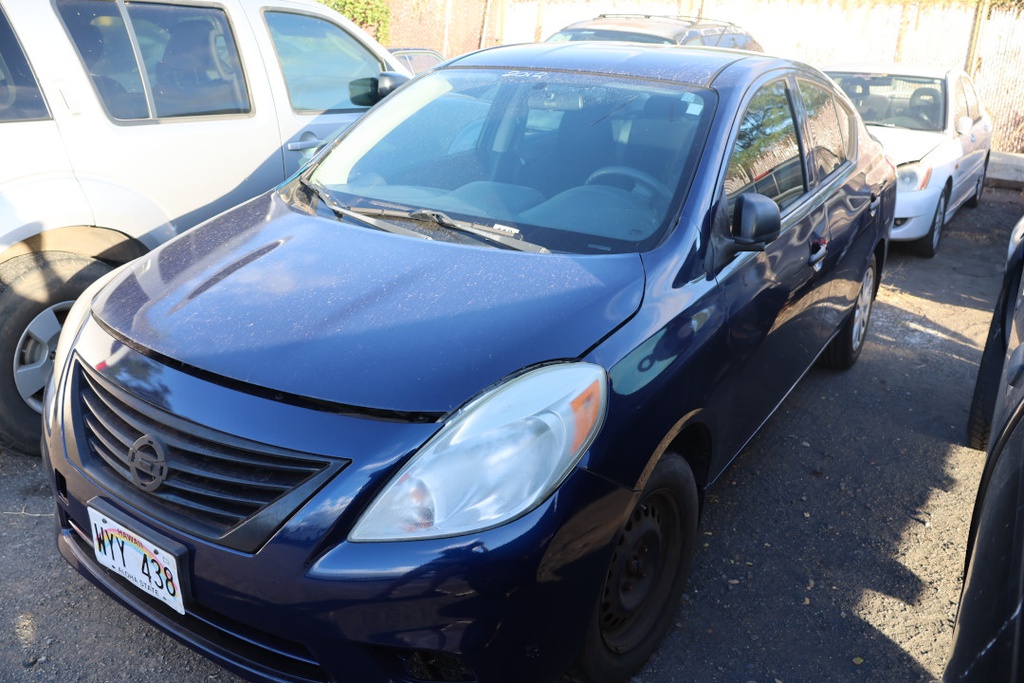 NISS Versa 2012 WYY438
