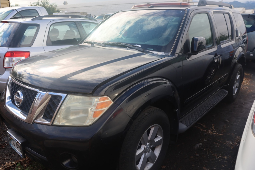NISS Pathfinder 2008 RZG498