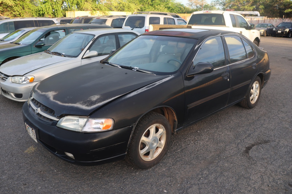 NISS Altima 1999 GZD976