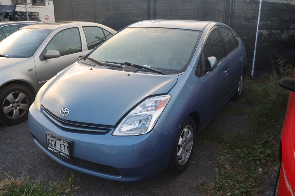 TOYT Prius 2004 NGV677