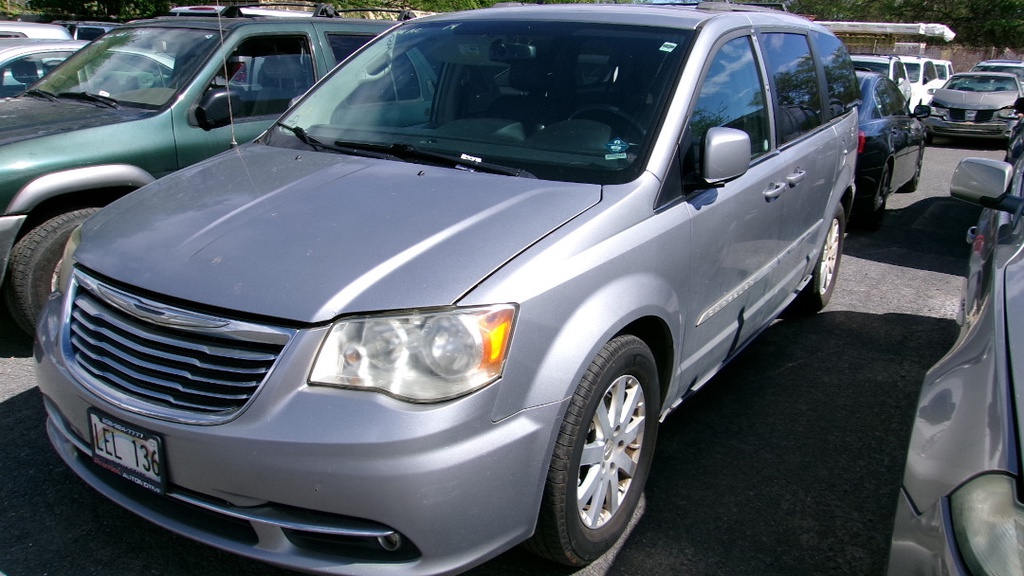 CHRY Town &amp; Country 2014 LEL136