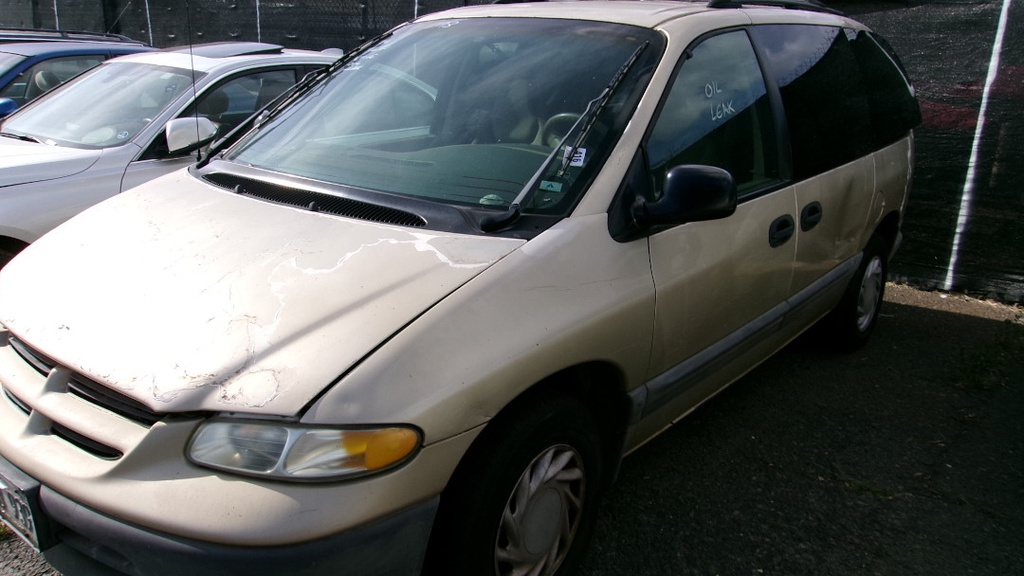 DODG Caravan 1998 GVB939-WW