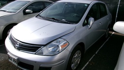 NISS Versa 2011 RGR499