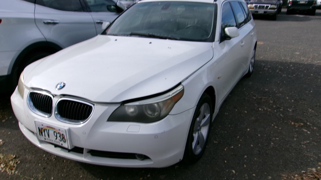 BMW 530xi 2006 NYV938-22