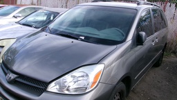 TOYT Sienna 2004 NJP545