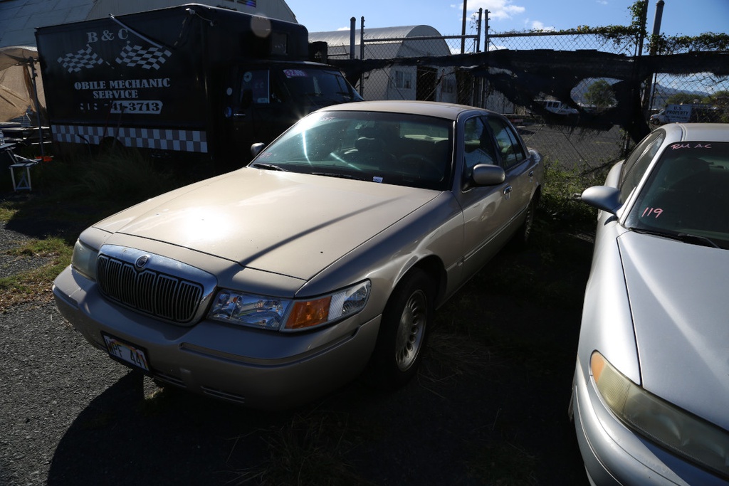 MERC Grand Marquis 1998 WPF441