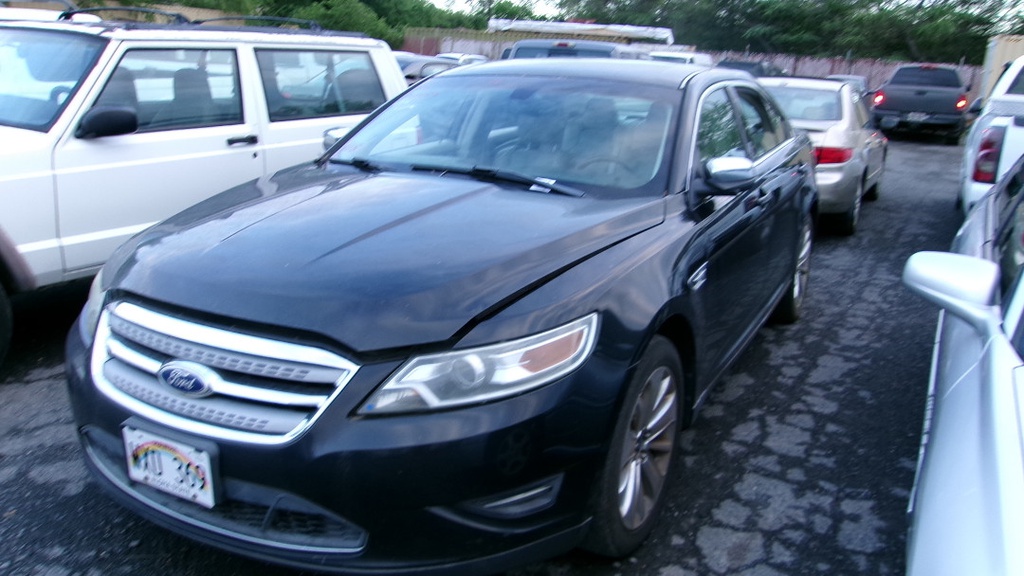 FORD Taurus 2011 WXD369-44