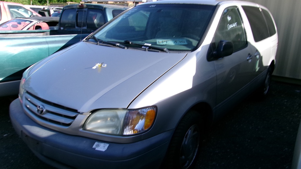 TOYT Sienna 2002 LPE430.