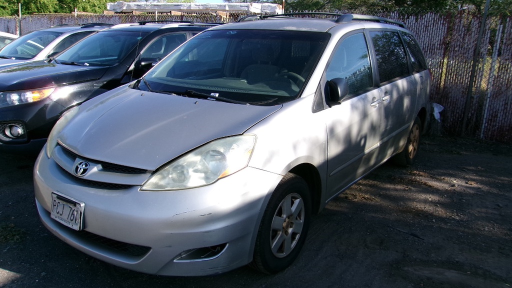 TOYT Sienna 2006 PCJ761