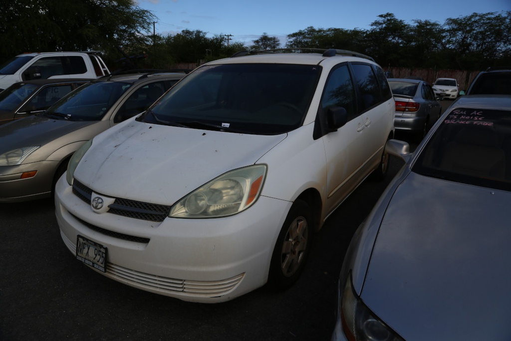 TOYT Sienna 2004 NFX955