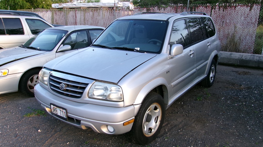SUZI XL7 2001 JRB711